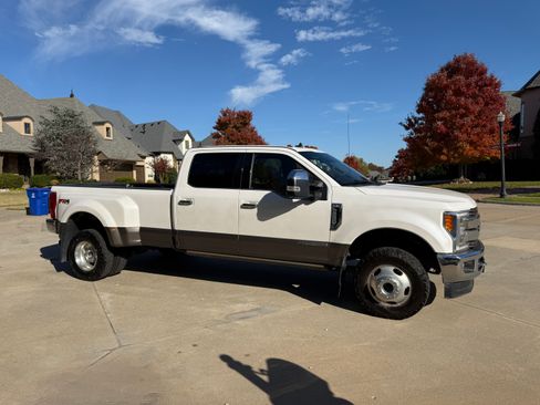 Used 2019 Ford F350 King Ranch w/ King Ranch Ultimate Package image 6