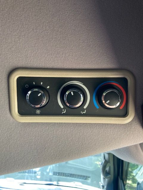 Used 2010 Chevrolet Express 1500 w/ Preferred Equipment Group RWD image 20