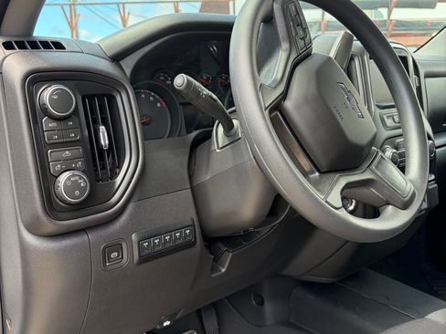 Used 2026 Chevrolet Silverado 1500 Custom Trail Boss w/ LPO, Dark Essentials Package AWD/4WD image 8