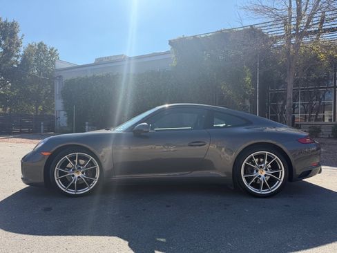 Used 2017 Porsche 911 Carrera image 2