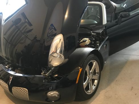Used 2007 Pontiac Solstice Convertible w/ Premium Package image 9