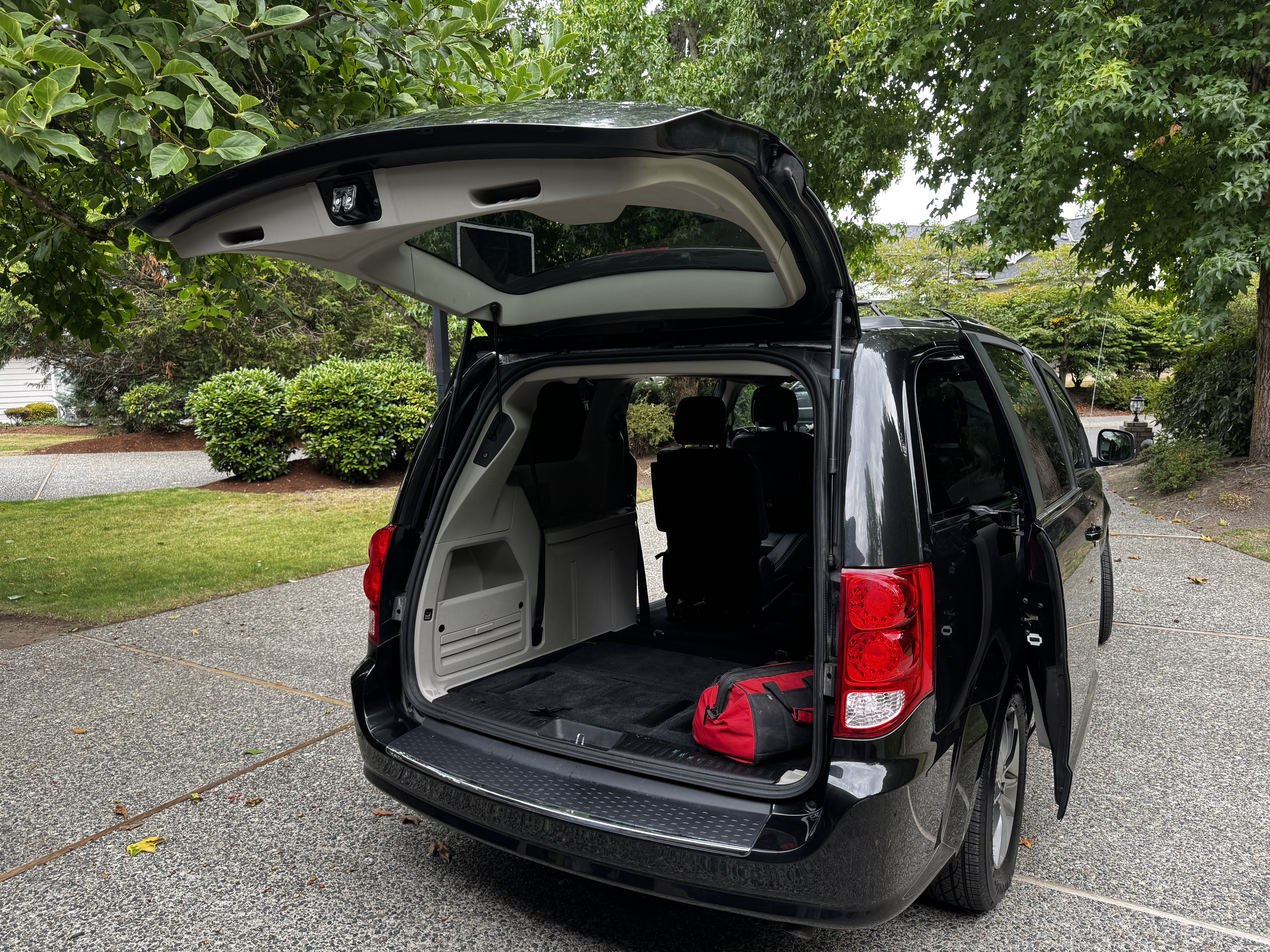 Used 2018 Dodge Grand Caravan SXT FWD image 11