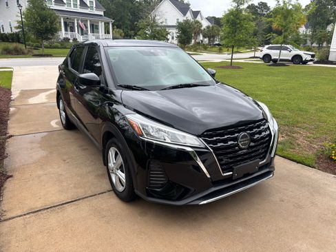 Used 2021 Nissan Kicks S FWD image 9