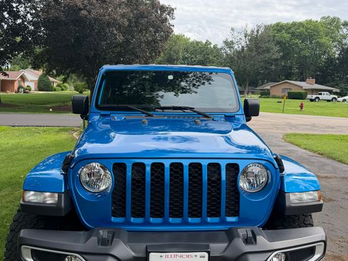 Used 2021 Jeep Gladiator Sport AWD/4WD image 5