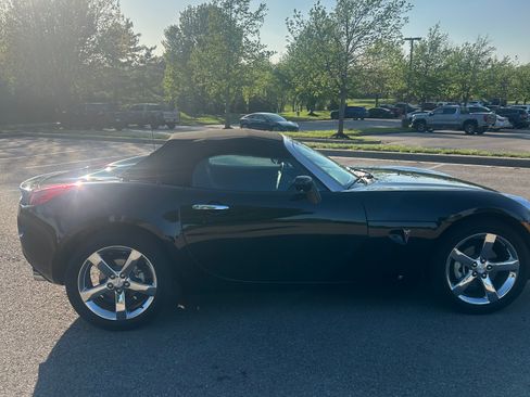 Used 2007 Pontiac Solstice Convertible w/ Premium Package image 5