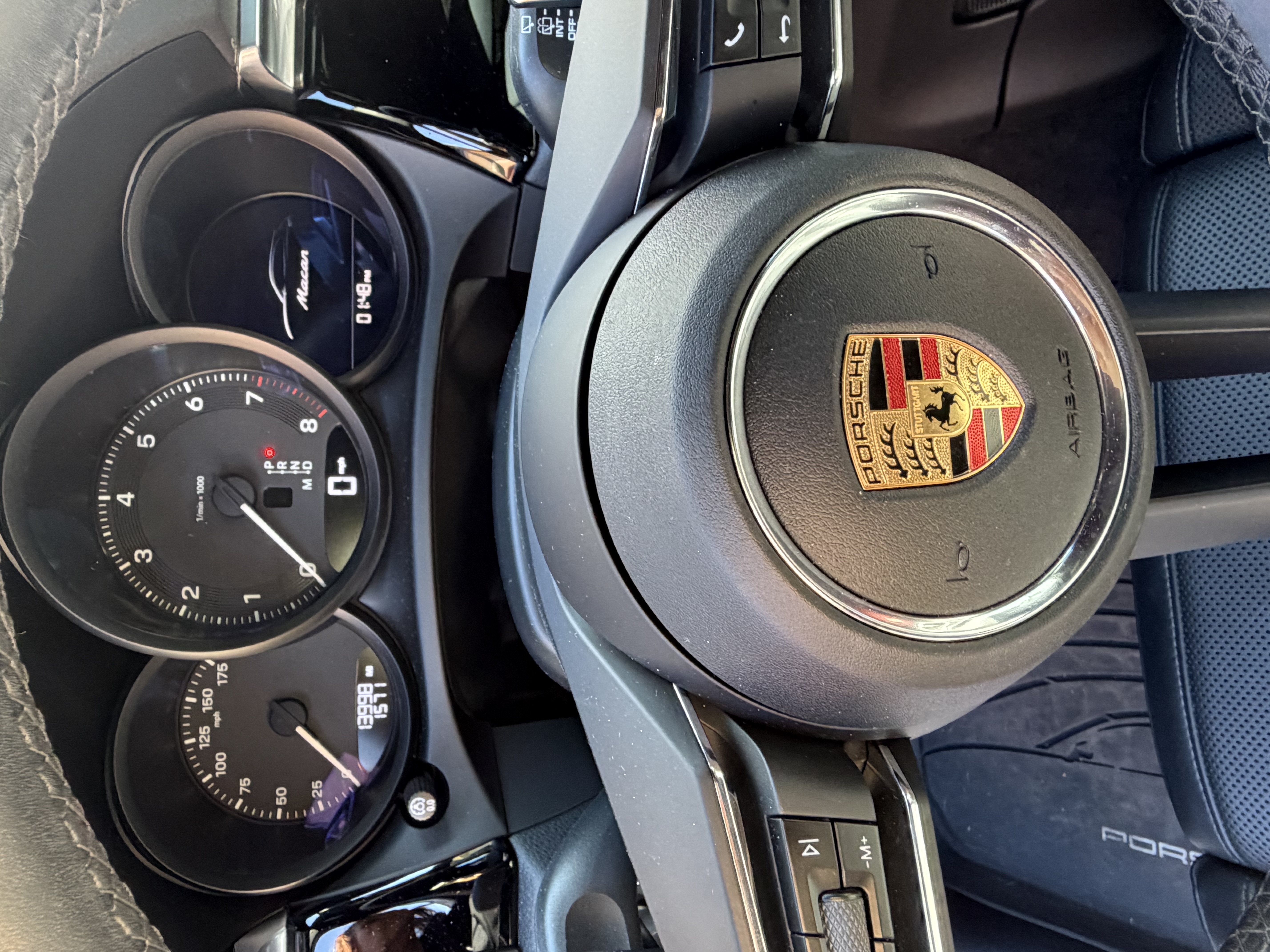 Used 2023 Porsche Macan AWD/4WD image 8