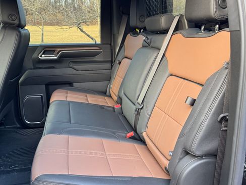 Used 2024 Chevrolet Silverado 2500 High Country w/ High Country Premium Package image 24