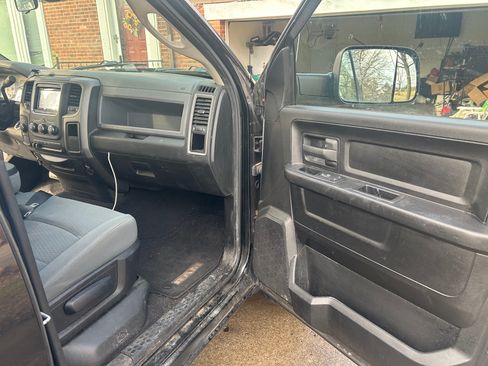 Used 2013 RAM 1500 Express image 21