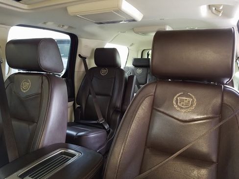 Used 2014 Cadillac Escalade ESV Platinum image 11