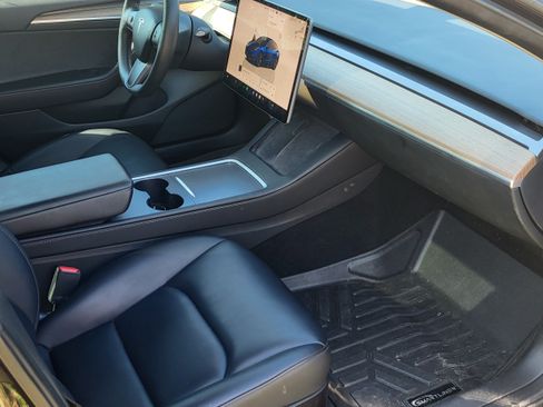 Used 2023 Tesla Model 3 Standard Range image 16