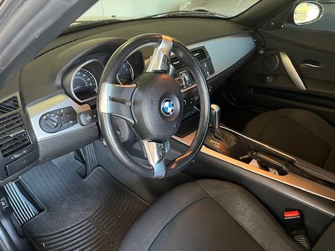 Used 2008 BMW Z4 3.0i image 11