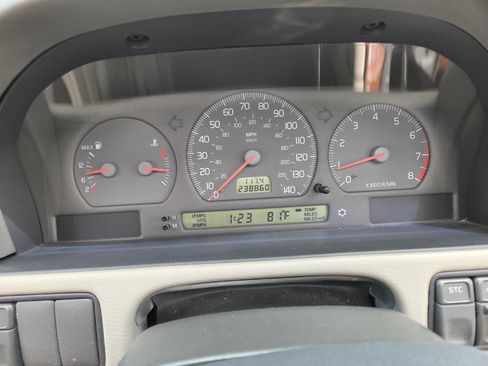 Used 2004 Volvo C70 LT image 14