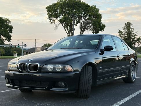 Used 2003 BMW M5 RWD image 2