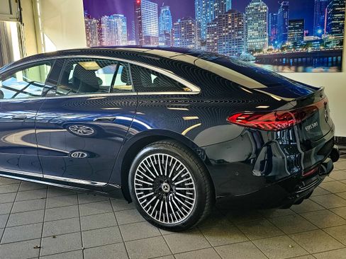 Used 2022 Mercedes-Benz EQS 580 4MATIC Sedan image 19