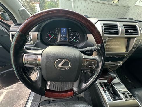 Used 2017 Lexus GX 460 Premium w/ Premium Package image 5