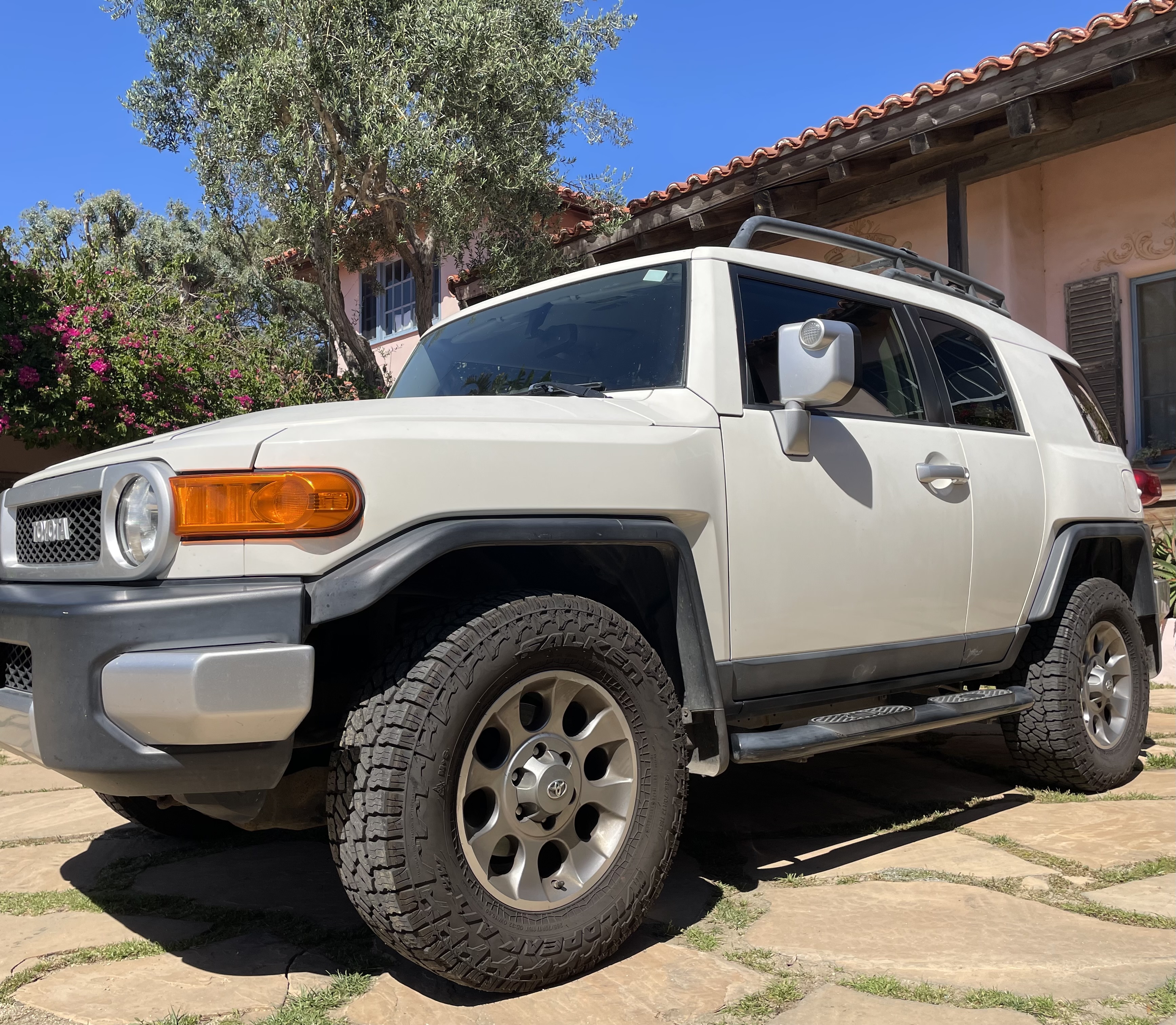 Used 2013 Toyota FJ Cruiser 4WD w/ Upgrade Pkg image 1