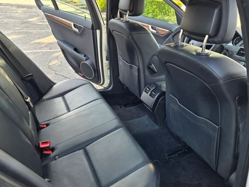 Used 2010 Mercedes-Benz C 300 Sedan image 15