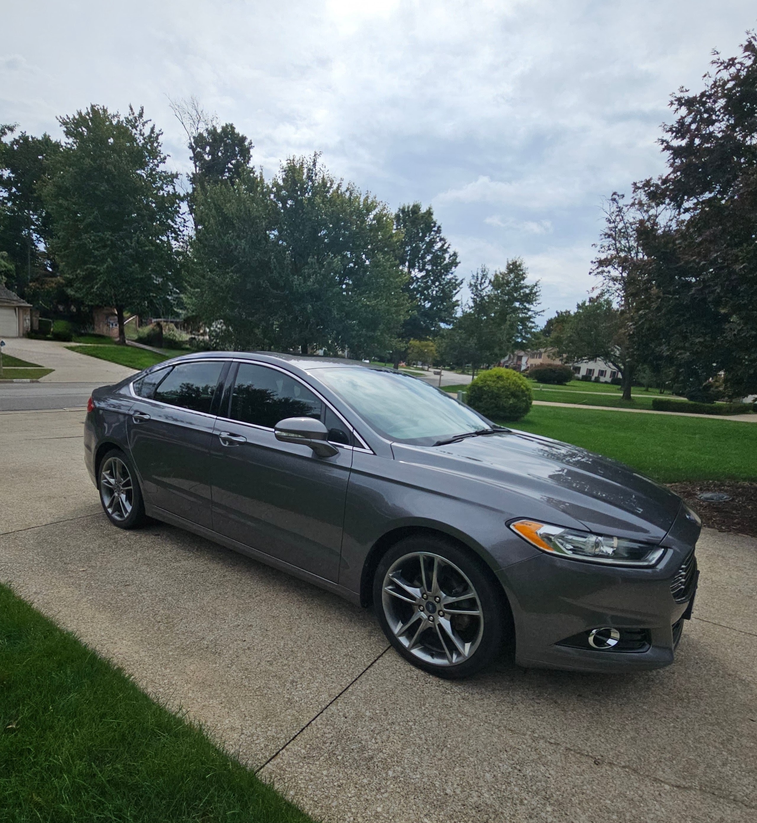 Used 2014 Ford Fusion Titanium FWD image 10