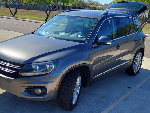 Used 2014 Volkswagen Tiguan SE image 6