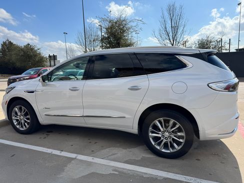 Used 2022 Buick Enclave Avenir w/ Trailering Package, 5000 lbs. image 1