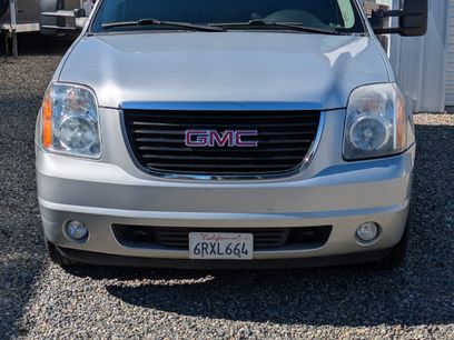 Used 2011 GMC Yukon XL 2500 SLE w/ Convenience Package