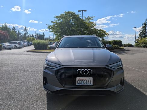 Used 2021 Audi e-tron Premium w/ Convenience Plus Package AWD/4WD image 5
