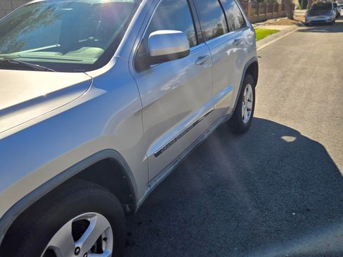 Used 2011 Jeep Grand Cherokee Laredo image 5
