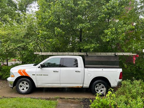 Used 2012 RAM 1500 Classic SLT w/ Remote Start & Security Group image 2