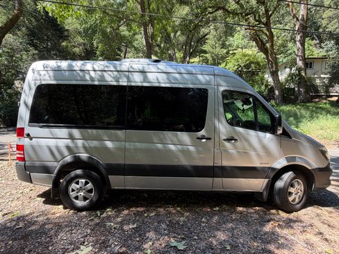 Used 2016 Mercedes-Benz Sprinter 2500 image 1