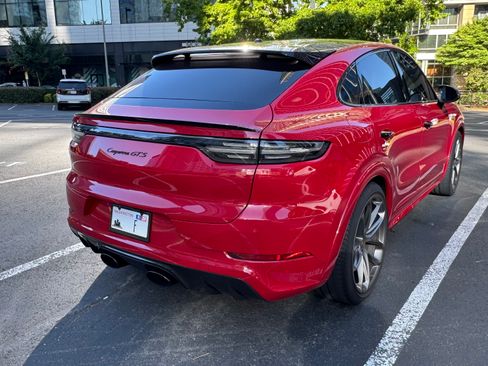 Used 2022 Porsche Cayenne GTS AWD/4WD image 10
