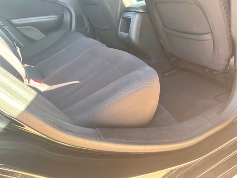 Used 2015 Chrysler 200 Limited image 12