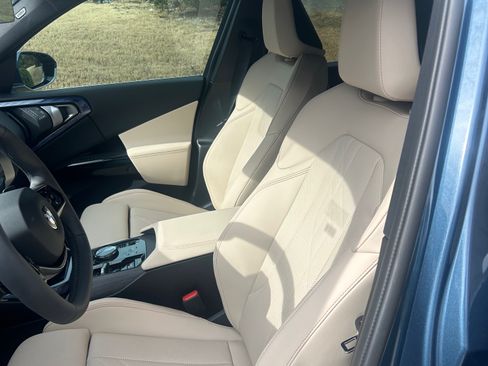 Used 2026 BMW X3 xDrive30 w/ Premium Package image 9