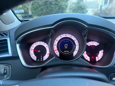 Used 2011 Cadillac SRX Luxury image 8