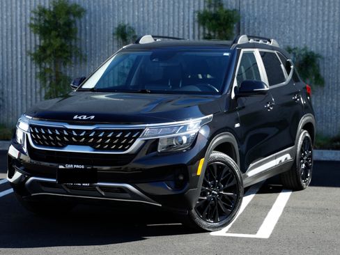 Used 2023 Kia Seltos Nightfall Edition image 1