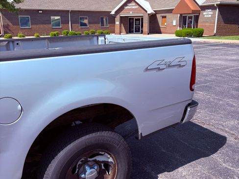 Used 2004 Ford F150 XL AWD/4WD image 4