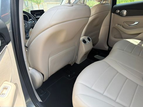 Used 2017 Mercedes-Benz GLC 300 4MATIC Coupe image 10