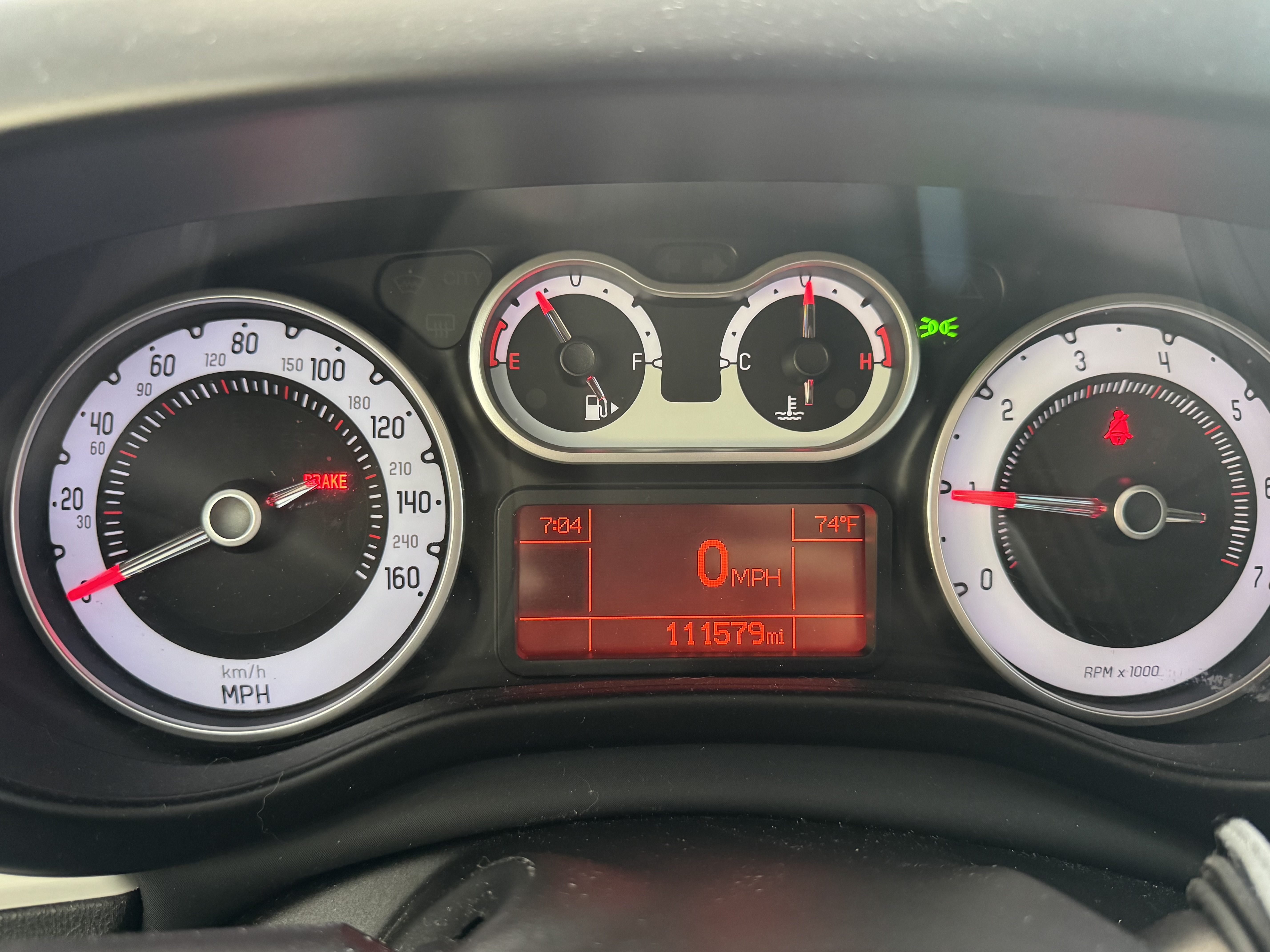 Used 2014 FIAT 500L Trekking w/ Popular Equipment Group FWD image 9