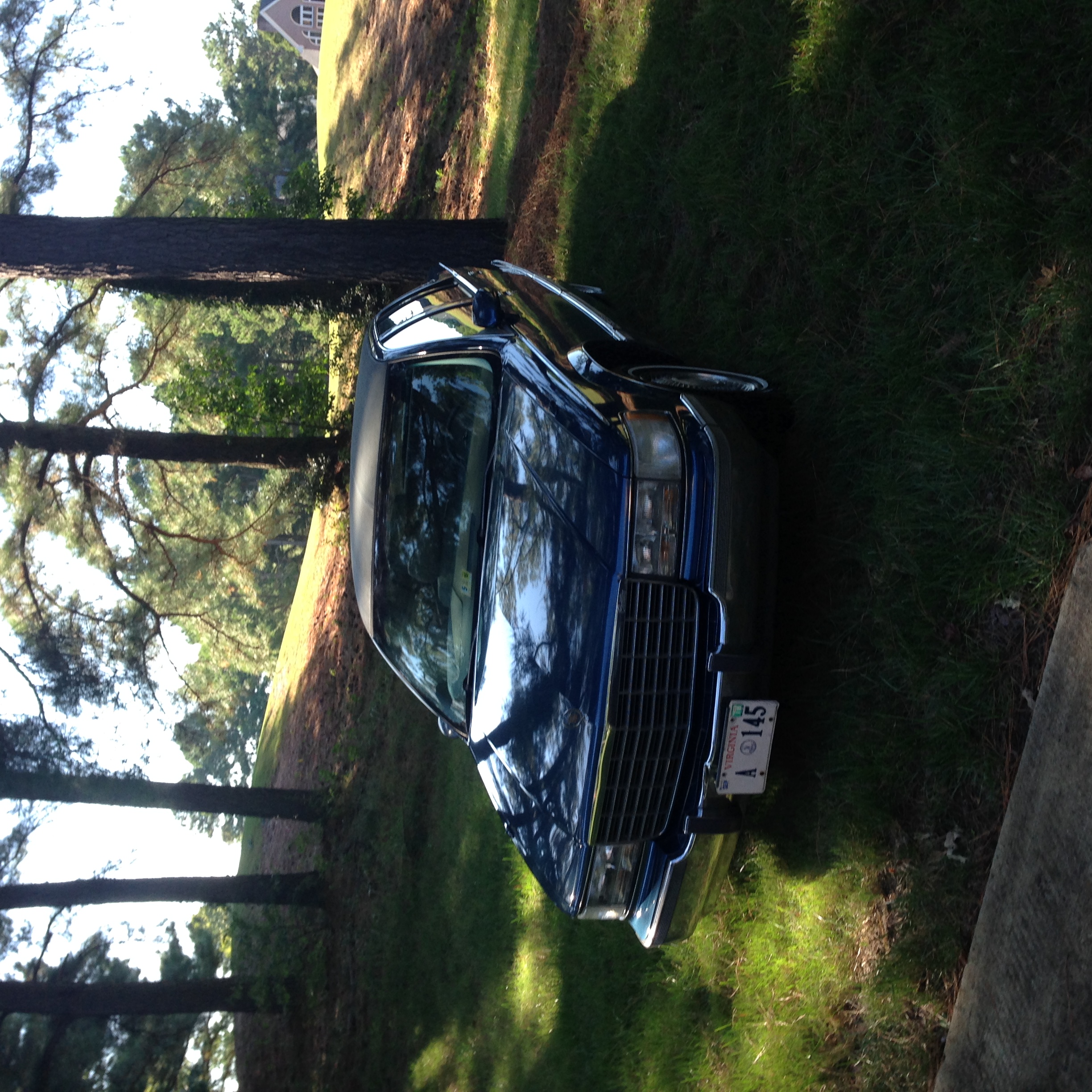 Used 1993 Cadillac Fleetwood Sedan RWD image 2