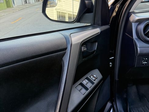 Used 2017 Toyota RAV4 LE image 12