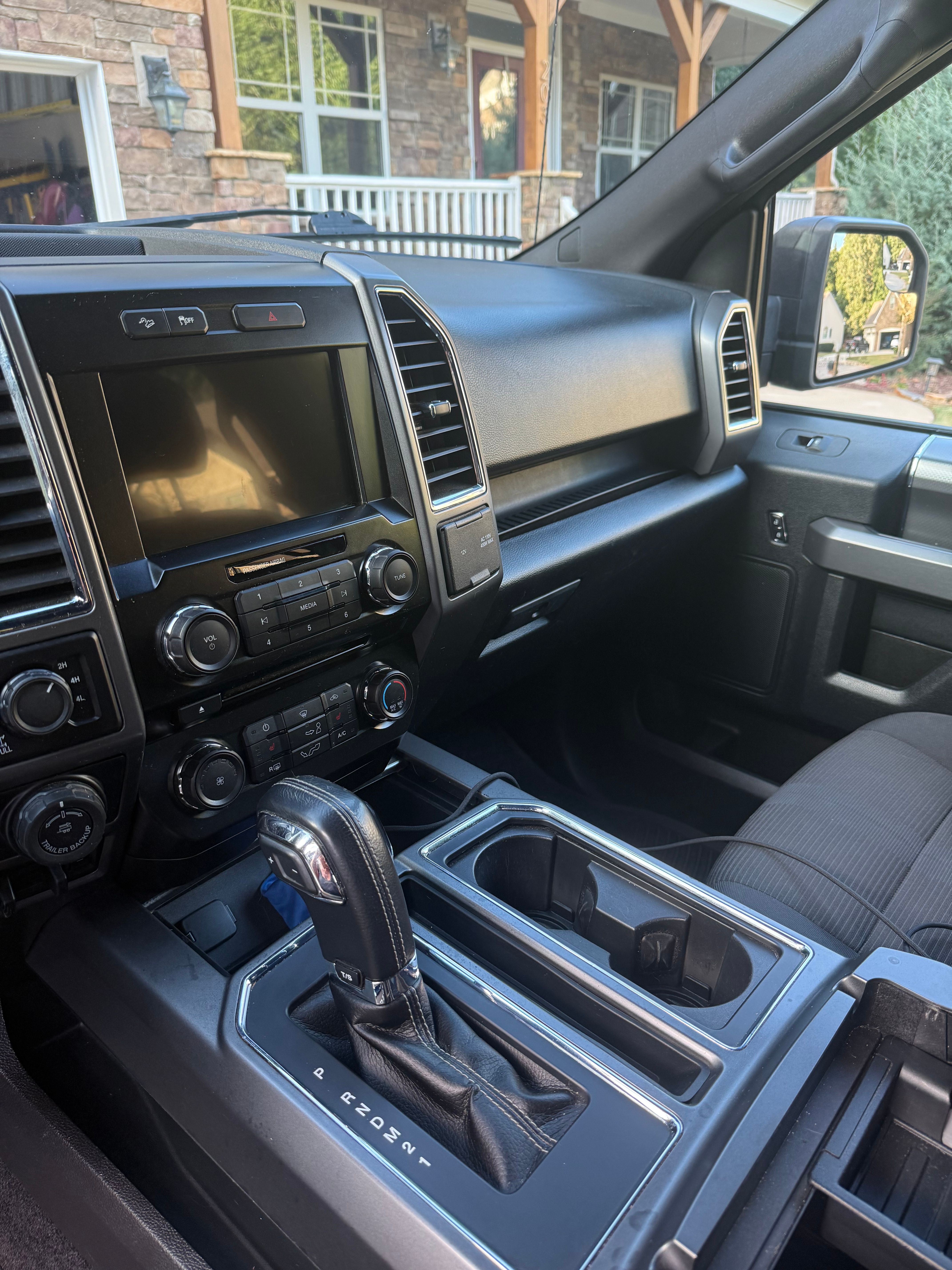Used 2016 Ford F150 XLT w/ Equipment Group 302A Luxury AWD/4WD image 11