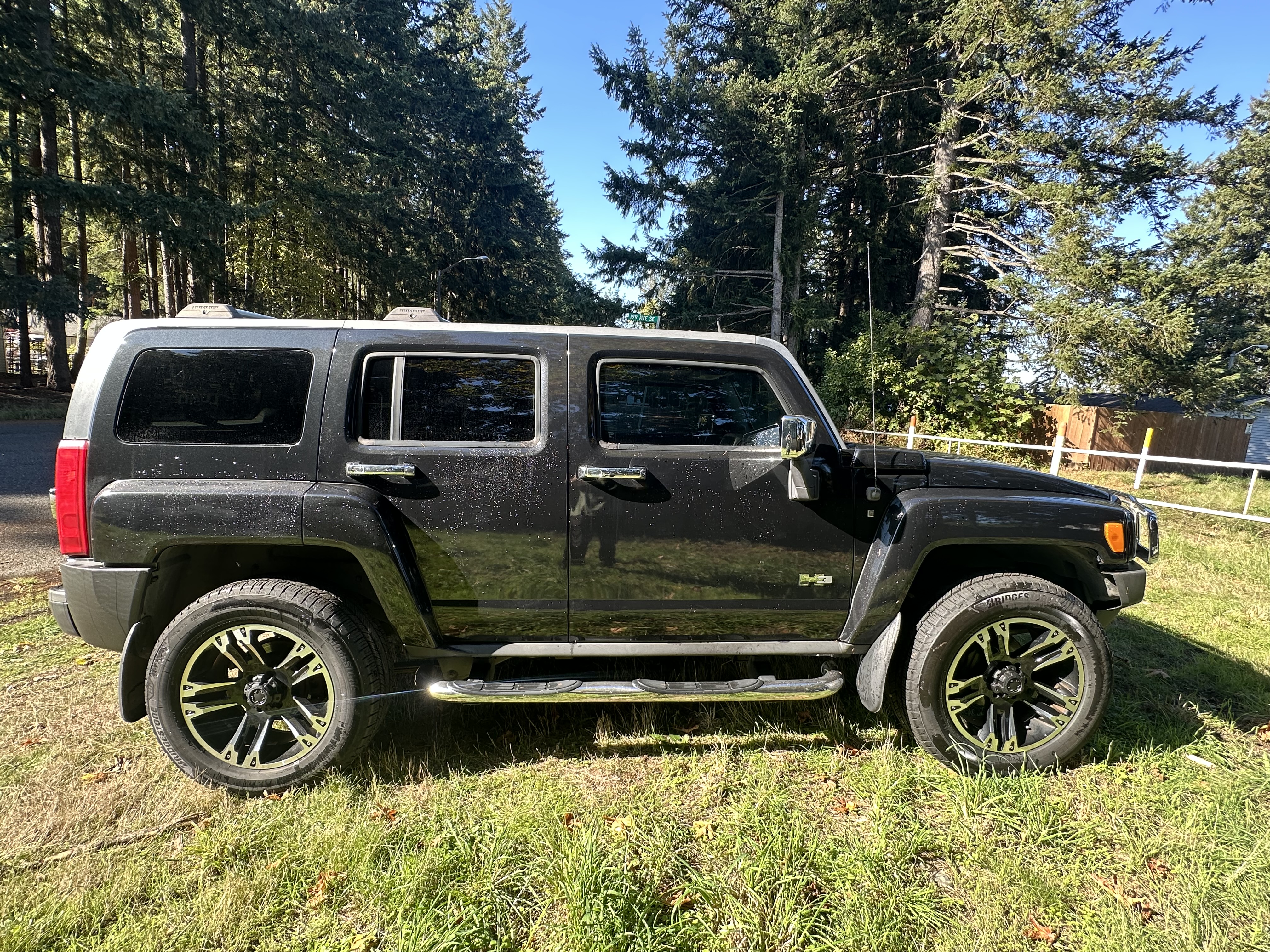 Used 2009 HUMMER H3 AWD/4WD image 4