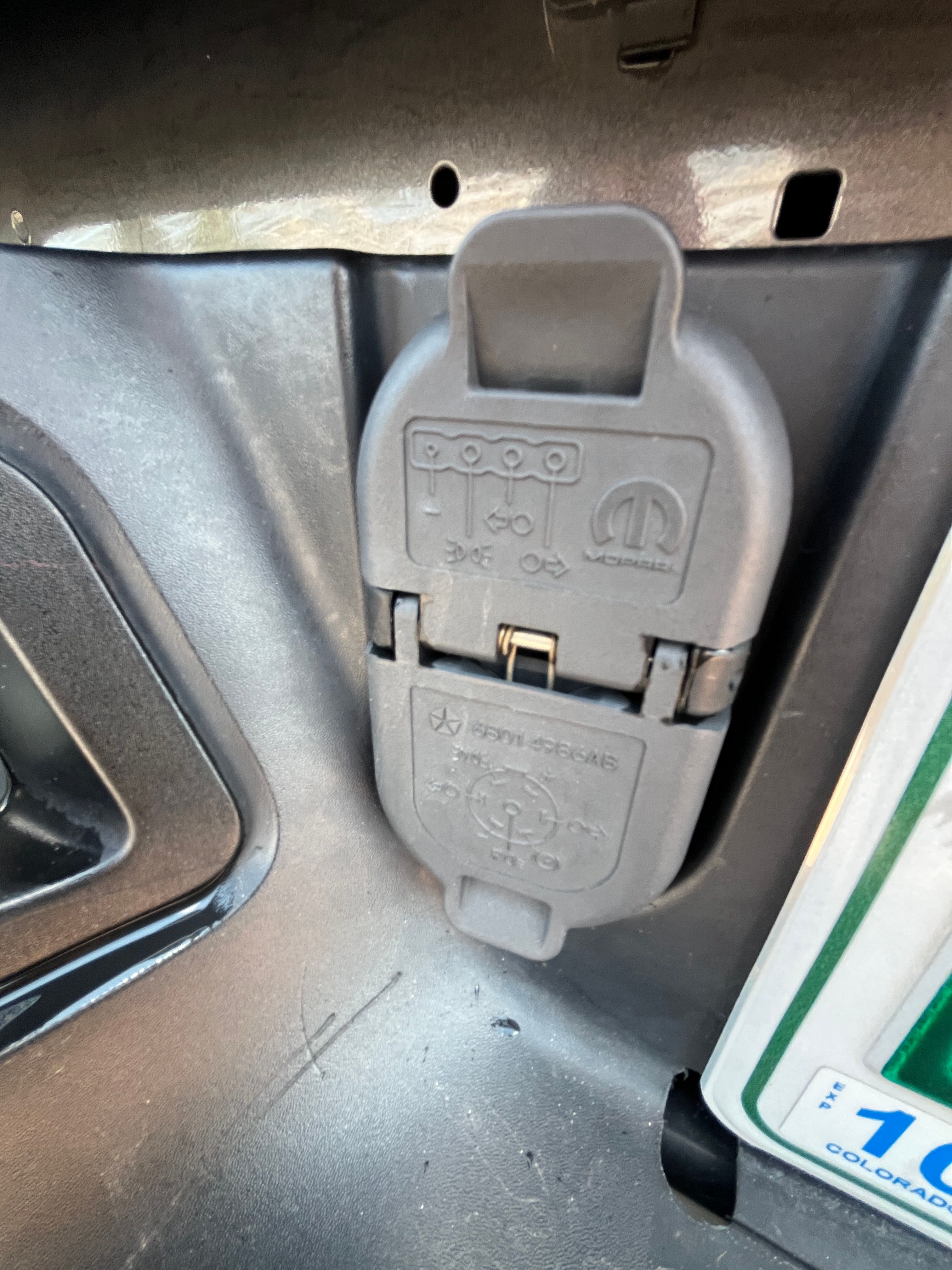 Used 2019 RAM 1500 Classic SLT AWD/4WD image 11