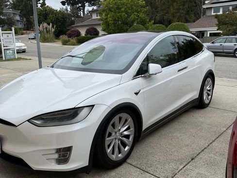 Used 2018 Tesla Model X 100D AWD/4WD image 12