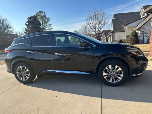 Used 2018 Nissan Murano SV image 1