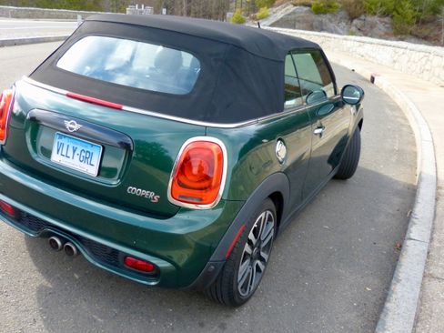 Used 2019 MINI Cooper S image 17