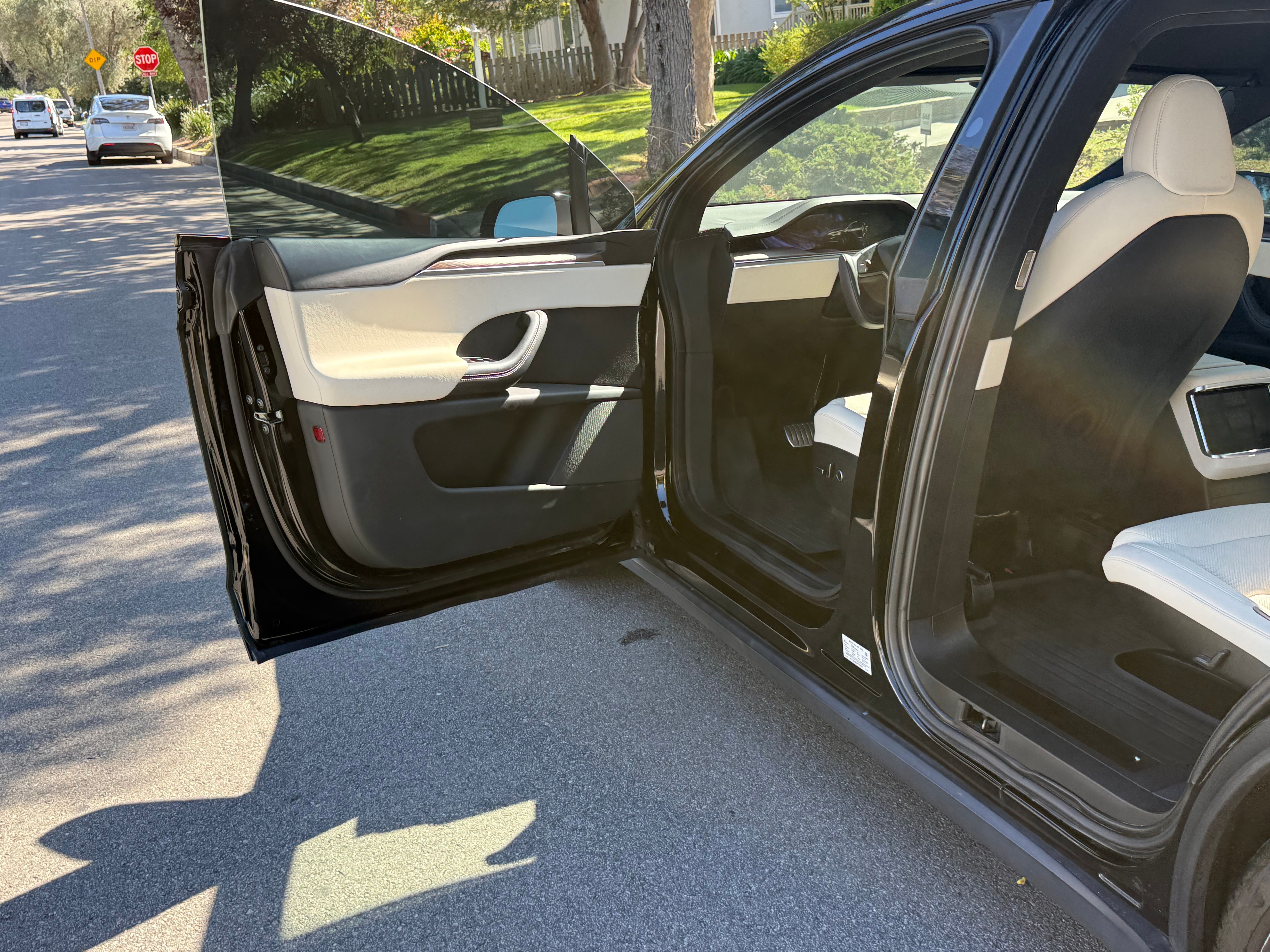 Used 2023 Tesla Model X AWD/4WD image 11