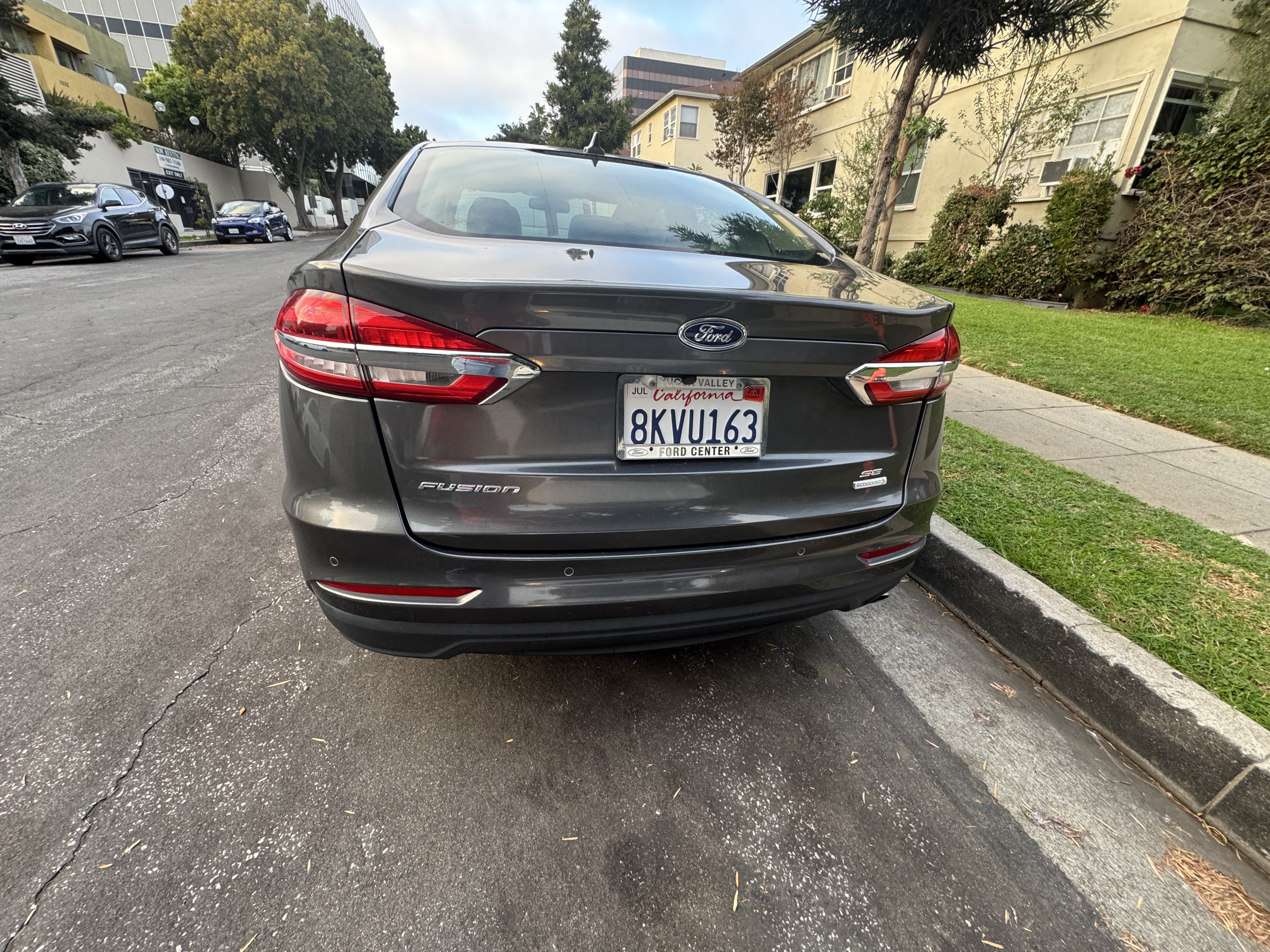 Used 2019 Ford Fusion SE FWD image 4