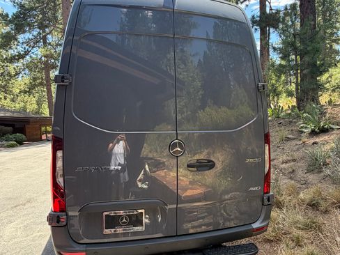 Used 2025 Mercedes-Benz Sprinter 2500 image 8