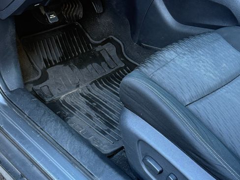 Used 2019 Nissan Rogue SV image 8