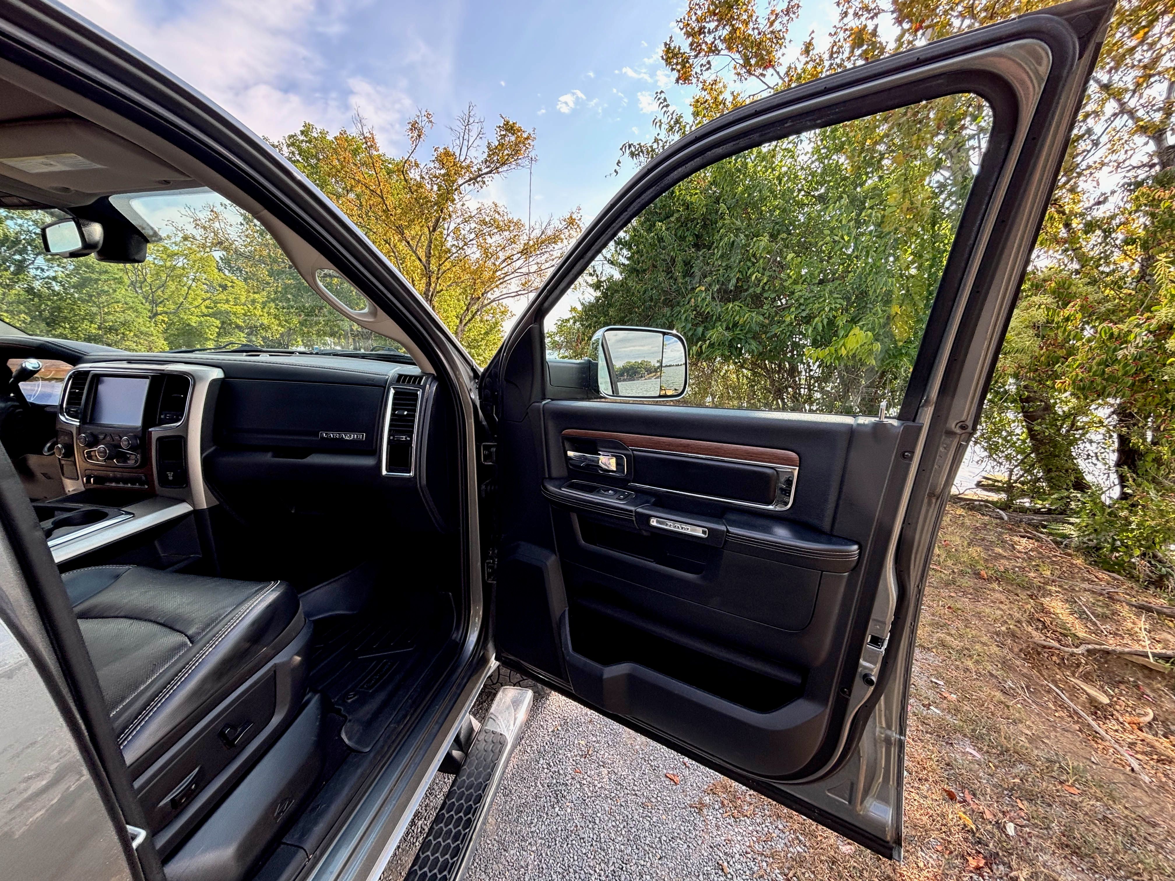 Used 2013 RAM 2500 Laramie w/ HD Snow Plow Prep Group AWD/4WD image 20